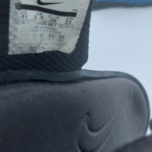 Nike Slip On Sandals sz 4y Swoosh Reconditioned Velcro - Picture 2 of 6